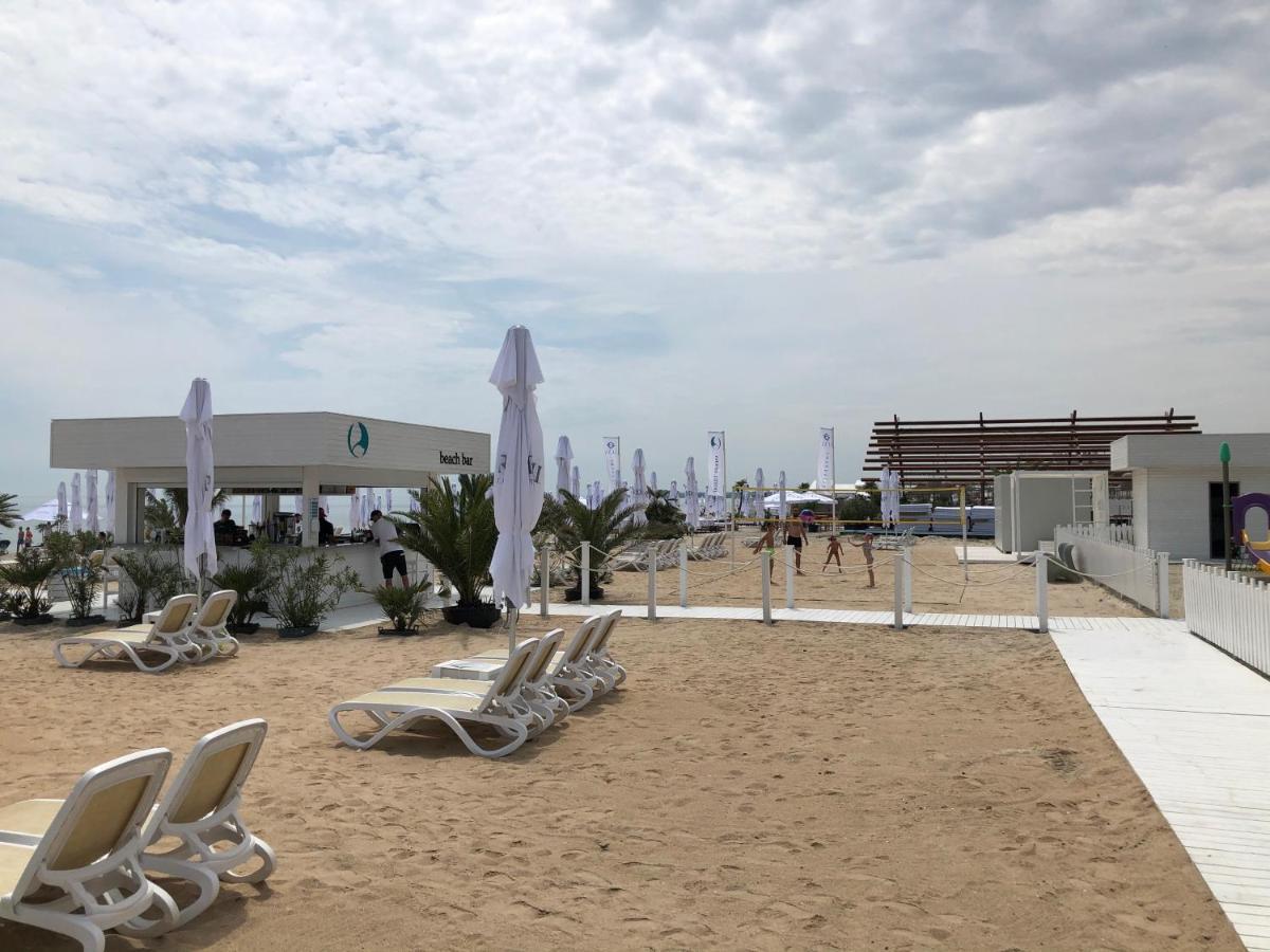 Lotus Northsea Apartment Мамая Экстерьер фото